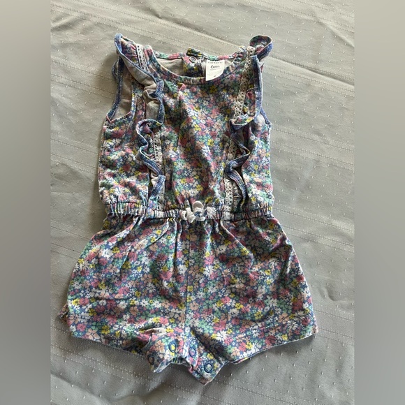 Lot of 6 summertime baby girl rompers or one pieces! - Picture 2 of 9